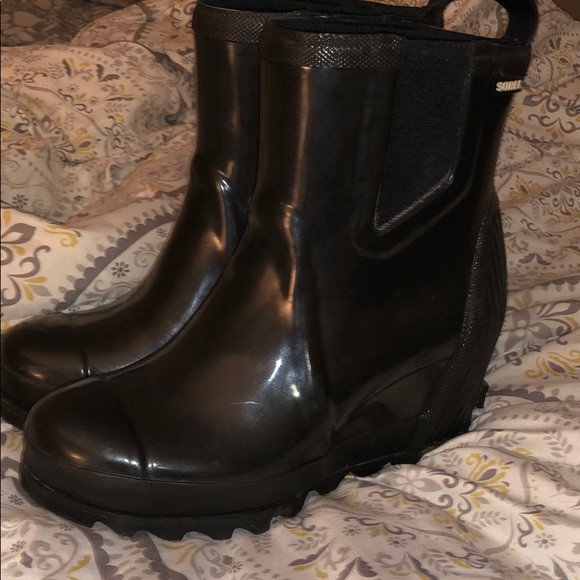 sorel rubber rain boots